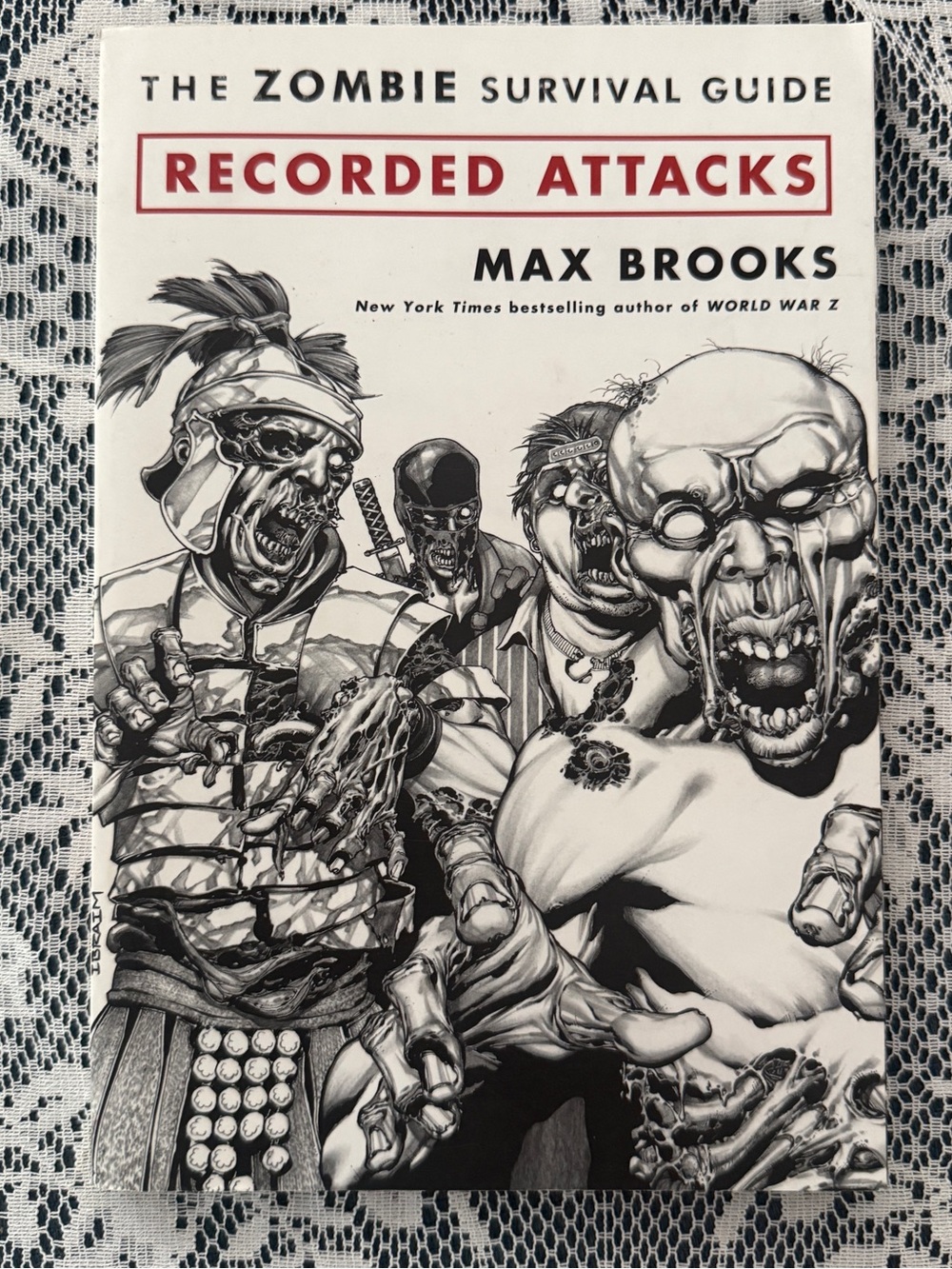 Max Brooks The Zombie Survival Guide: Recorded Attacks -White Graphic Cover 2009